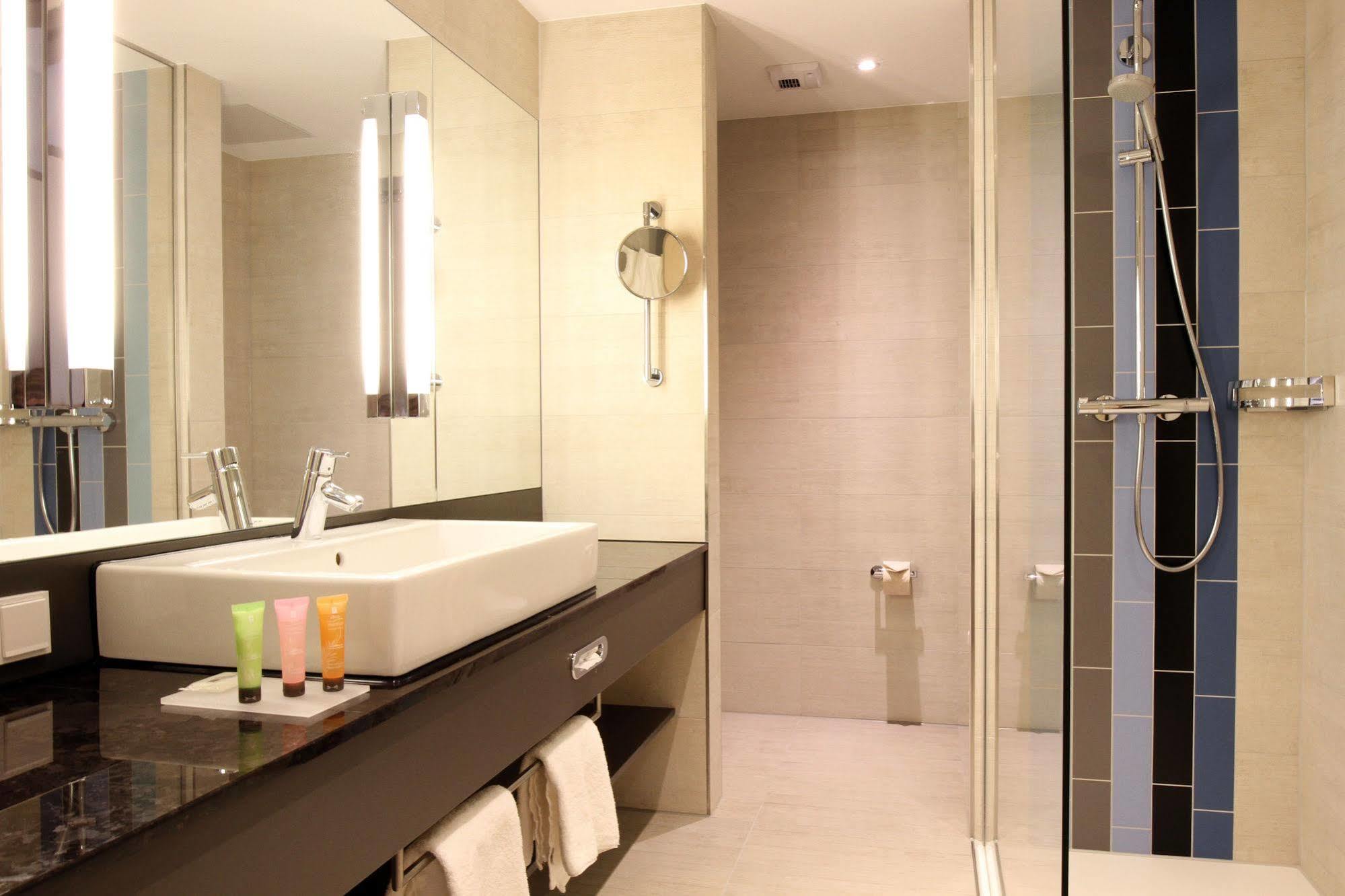 Hafenhotel Meereszeiten ไฮลิเกนฮาเฟิน ภายนอก รูปภาพ