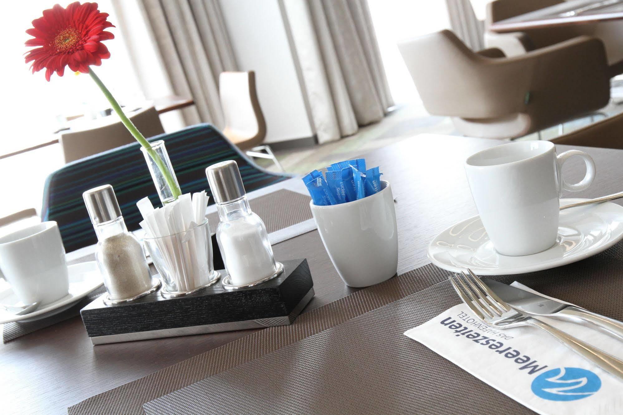 Hafenhotel Meereszeiten ไฮลิเกนฮาเฟิน ภายนอก รูปภาพ